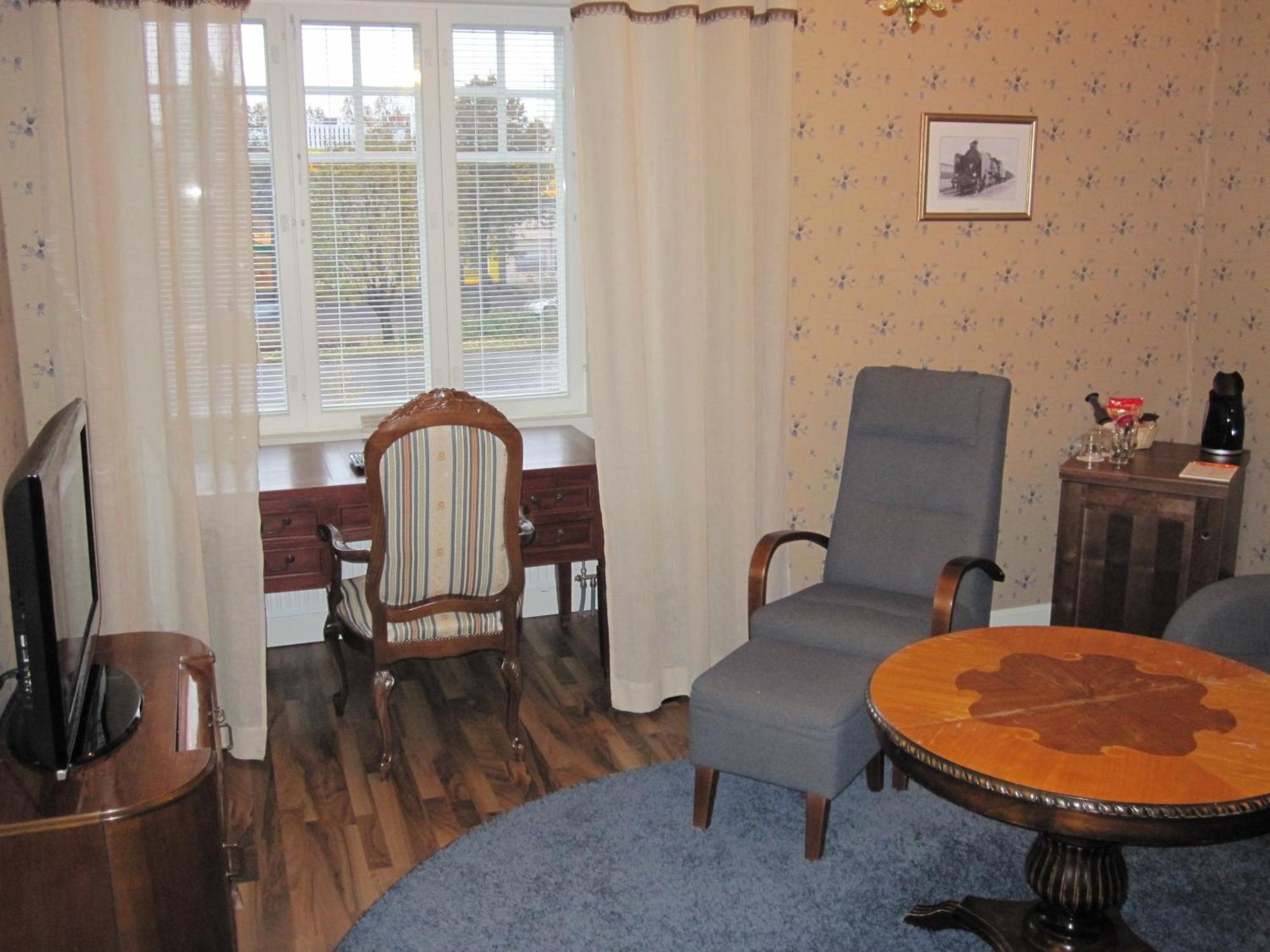Hotel Hotelli-ravintola Alma 4*